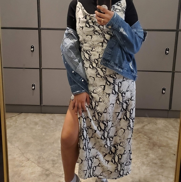 Dress - Picture 6 of 6